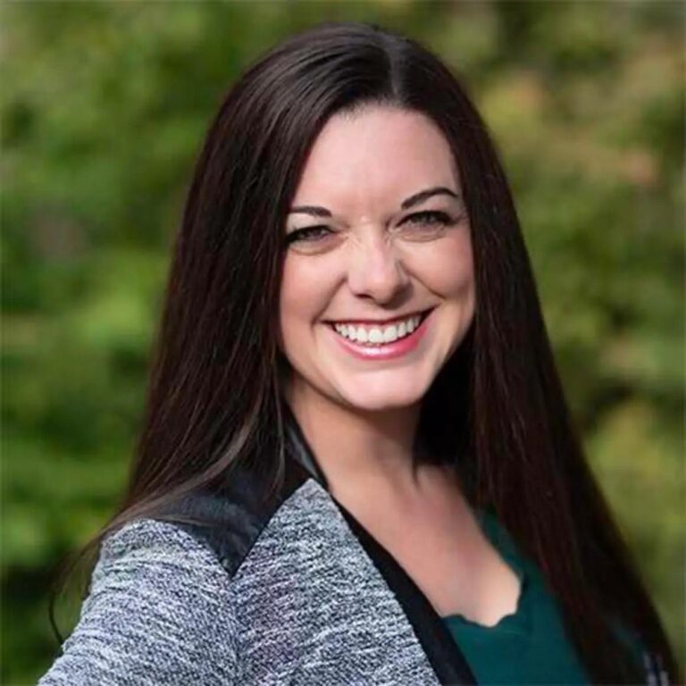 Dr. Britanny Bay, DDS - Doctor at Professional Dental