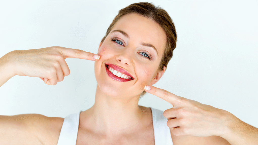 Blanqueamiento dental: 5 cosas que debes saber para una sonrisa más blanca y brillante 1 - Odontología profesional dfbdbfdfb 6 - Professional Dental